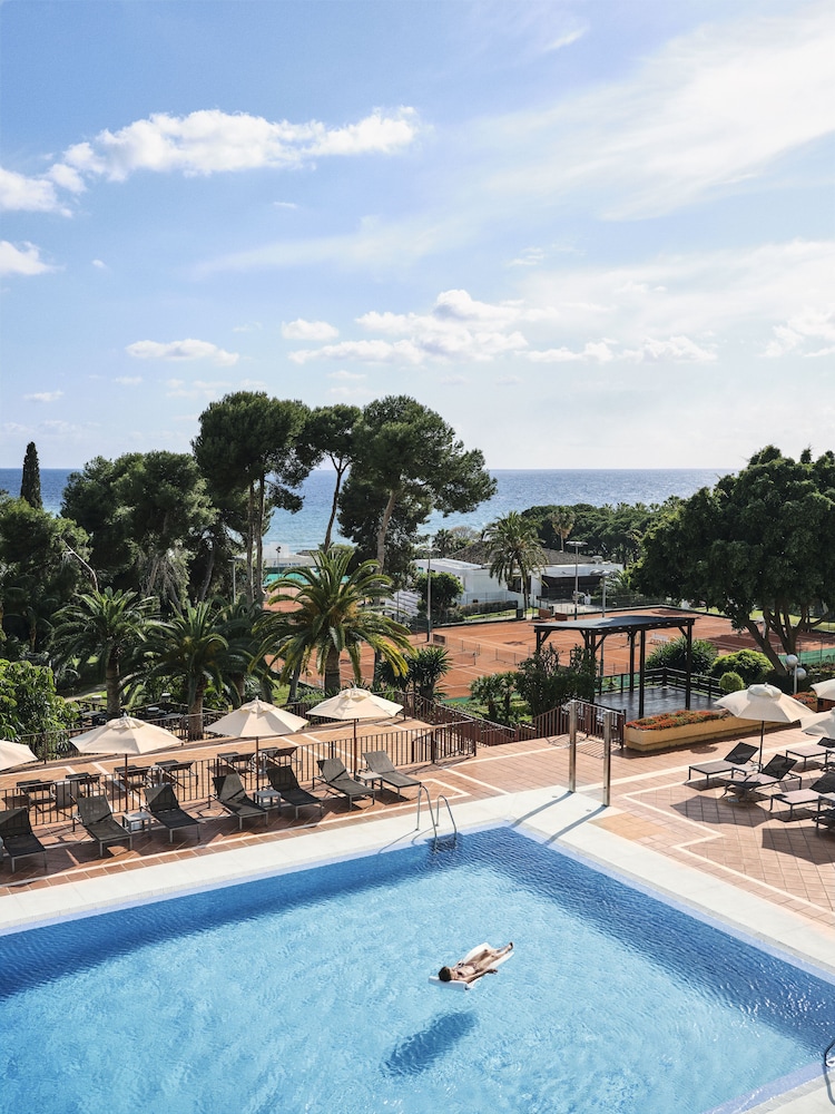The Oasis by Don Carlos Resort 1/41