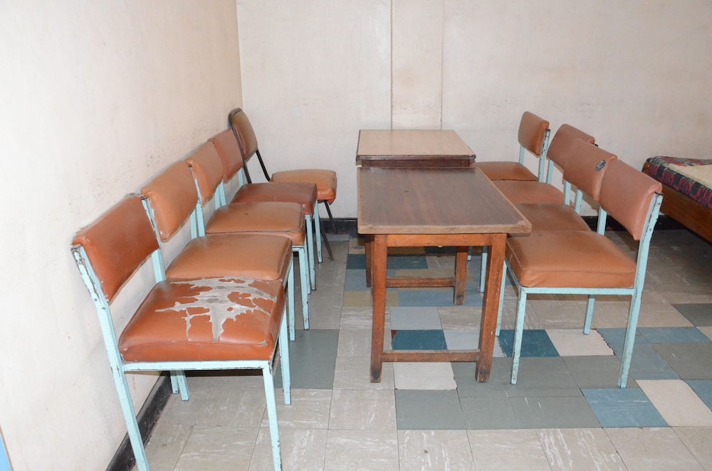 Nairobi Kitale Hotel 17/22