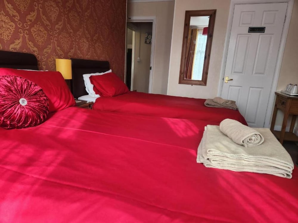 OYO Twins Palms Guest House 16/59