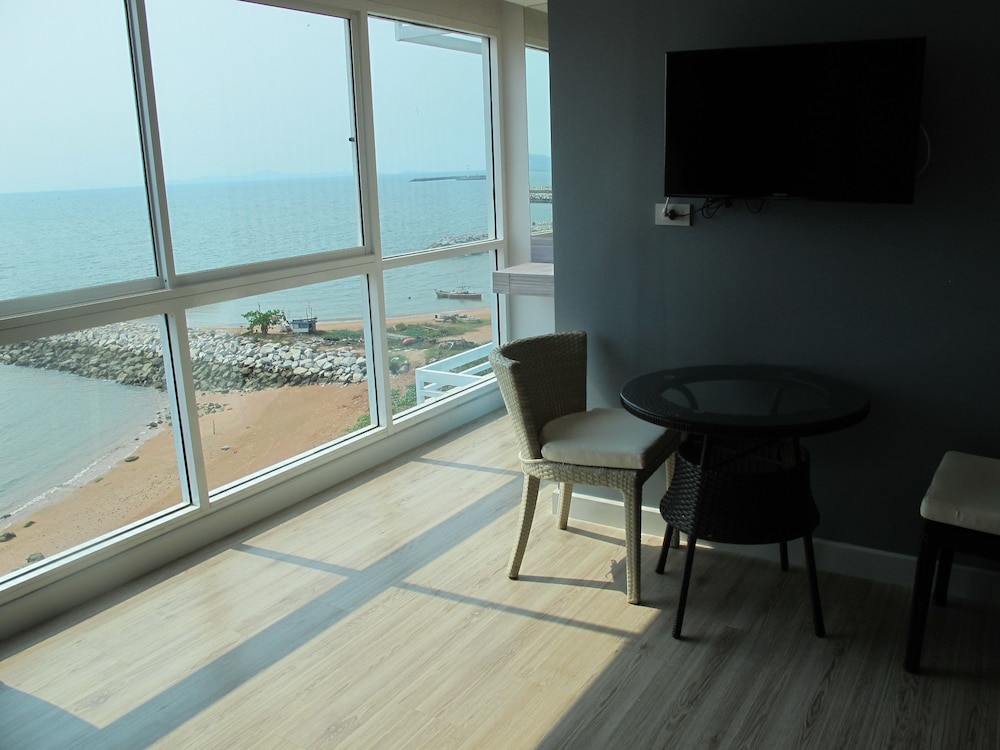 Nantra Pattaya Baan Ampoe Beach 19/40