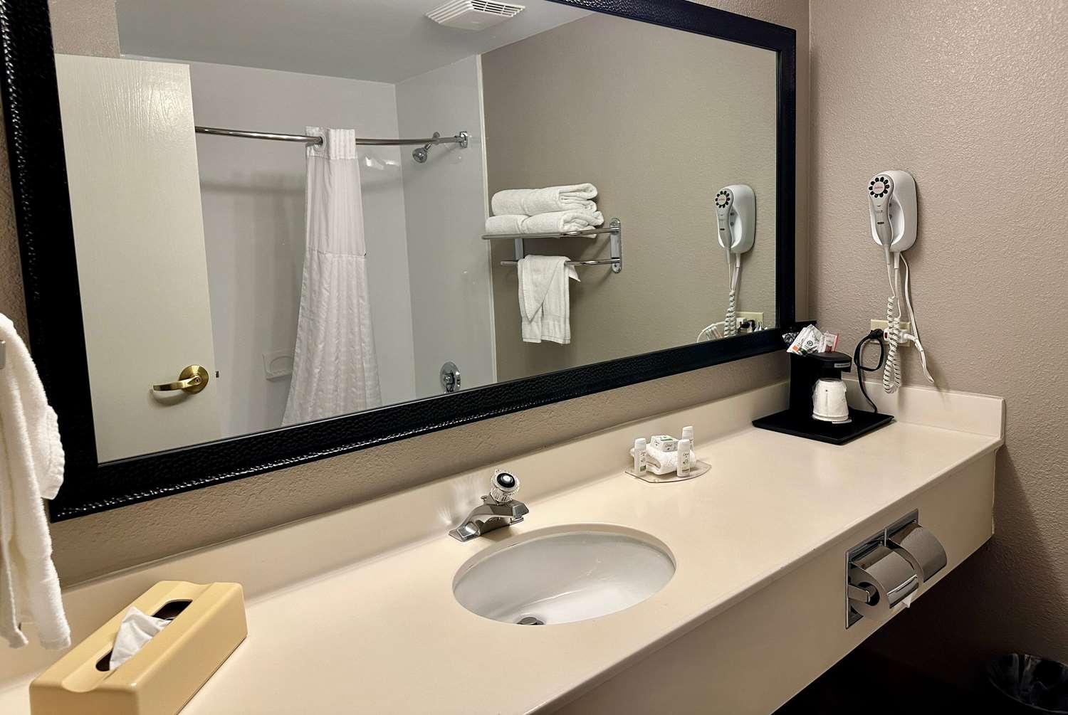 La Quinta Inn & Suites by Wyndham Bannockburn-Deerfield 55/56