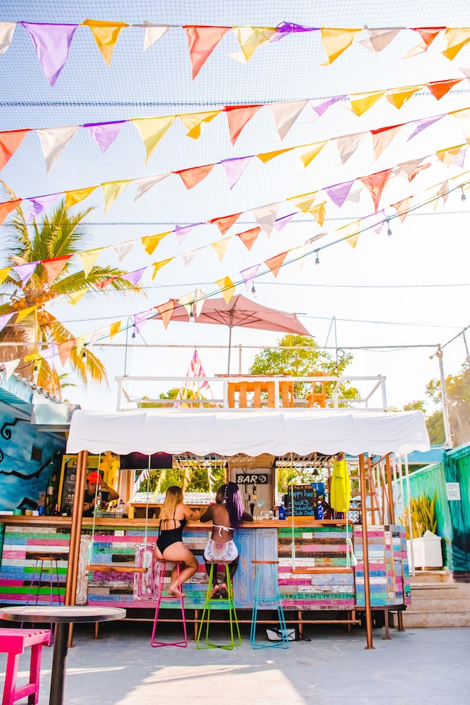 Wonderland Party Hostel 41/51