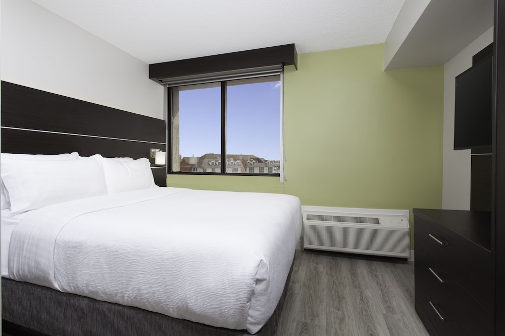 Holiday Inn Express & Suites Mississauga-Toronto Southwest, an IHG Hotel 21/71
