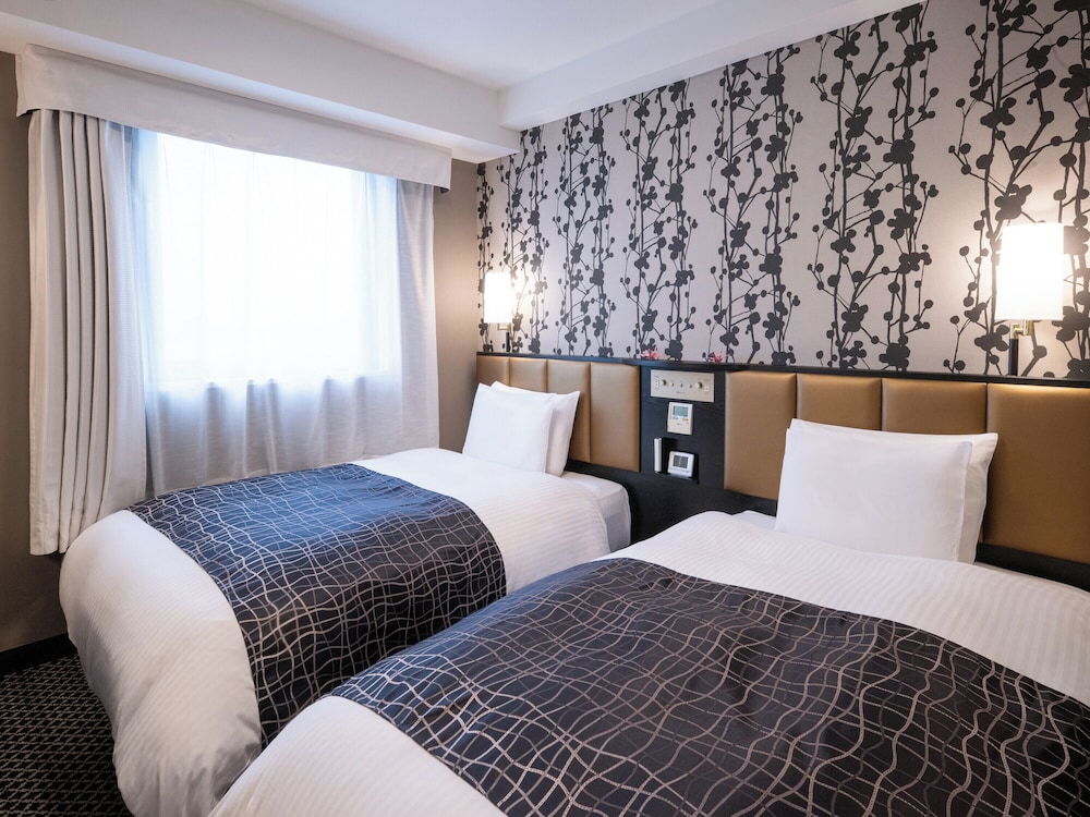 ROOM, TWIN BEDS
