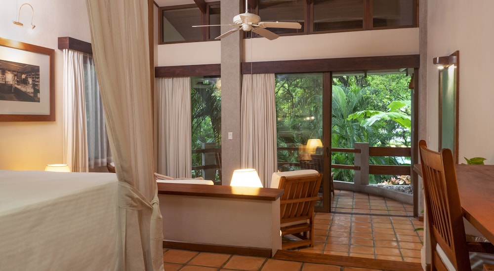Hotel Capitan Suizo 53/75