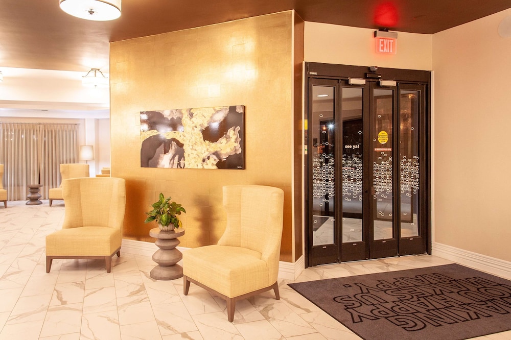 Hampton Inn & Suites Jackson Downtown-Coliseum 56/76