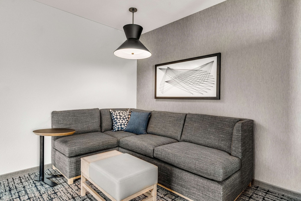 Hyatt Place Colorado Springs Downtown 10/26