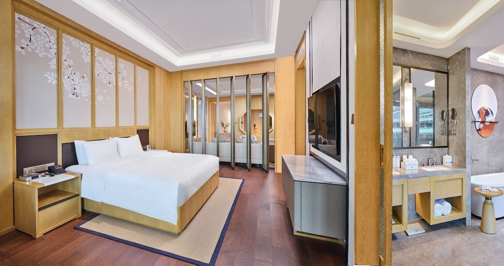 Hualuxe Suzhou Bay Hot Spring Resort 18/72