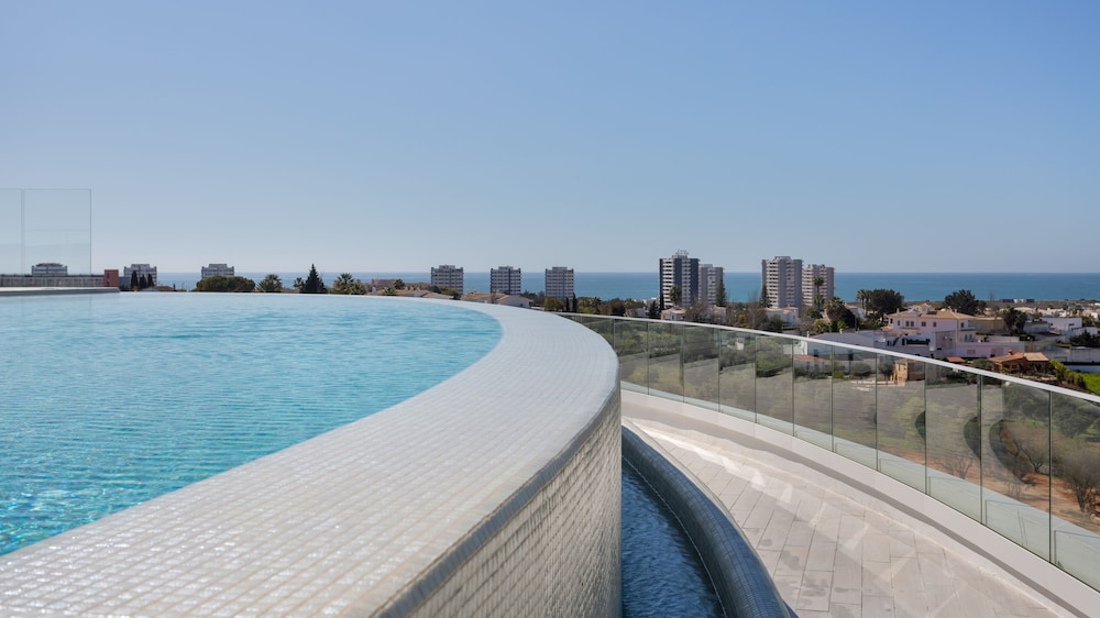 Longevity Health & Wellness Hotel 3/67