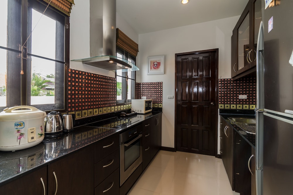 4 Bedroom Private Bali Style Villa Hh1 37/45