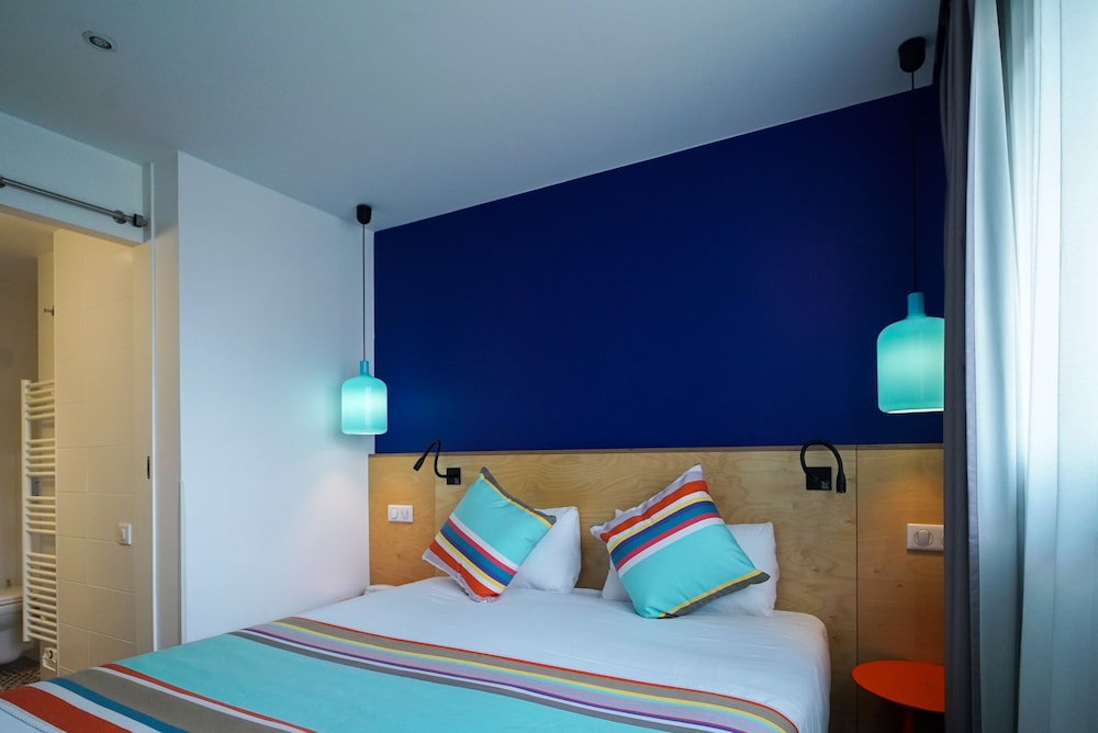 STANDARD, DOUBLE BED