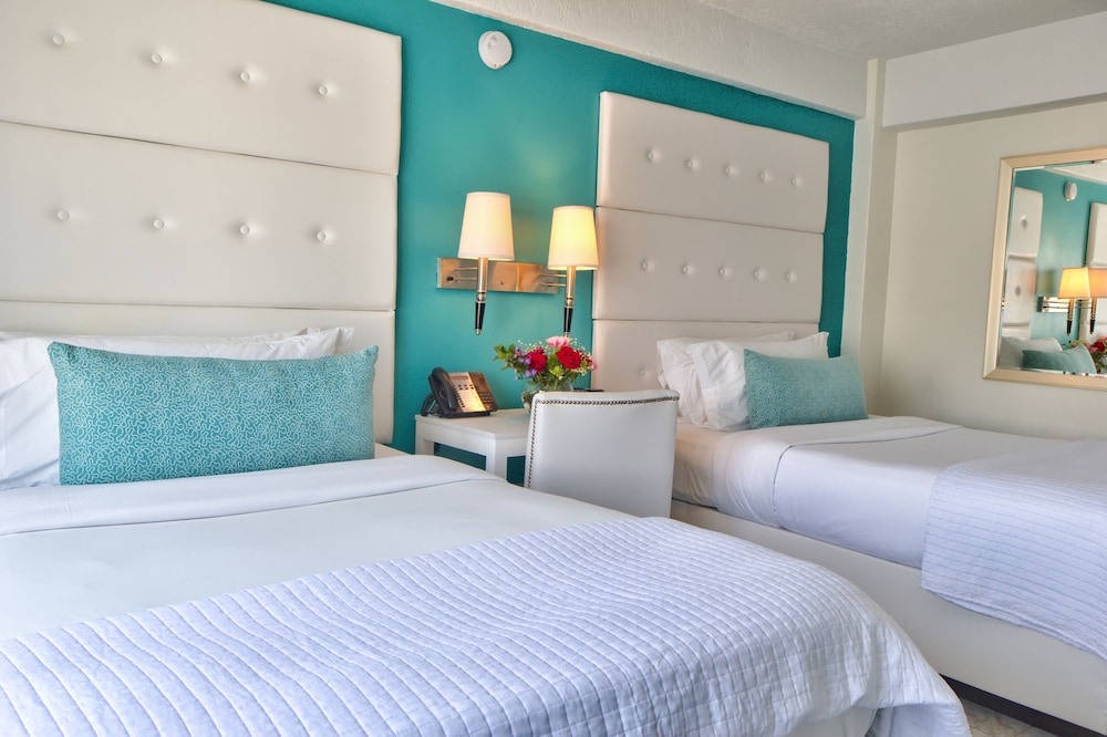 DELUXE, DOUBLE BED