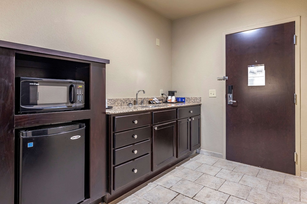 Comfort Inn Bentonville - Crystal Bridges 16/47