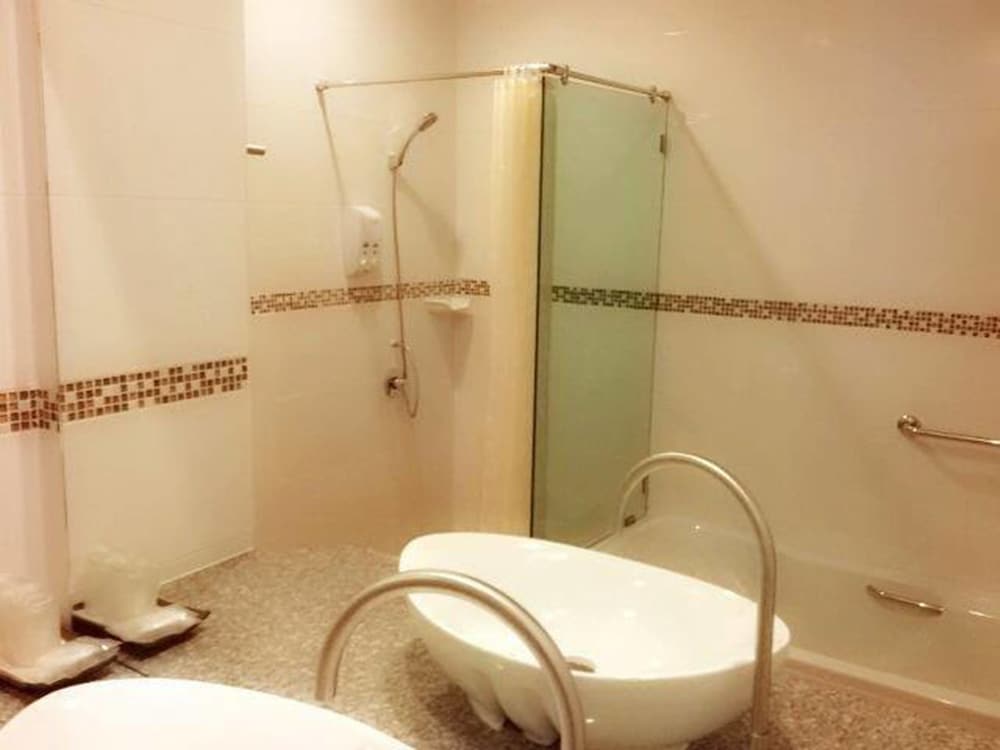 Tamali Hotel 69/71