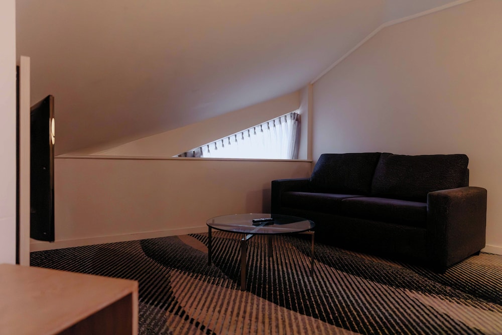 NOVOTEL SYDNEY PARRAMATTA 51/70