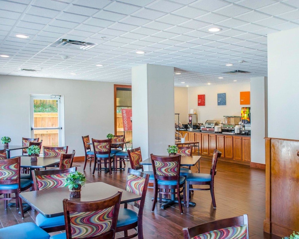 Comfort Inn & Suites Crestview South 28/43