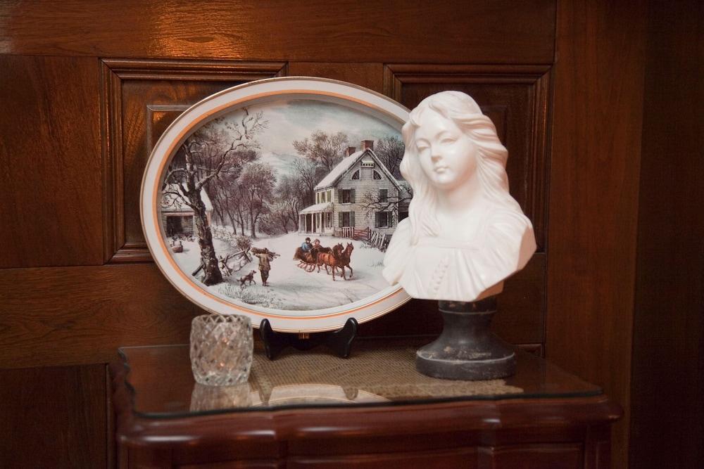 Beall Mansion An Elegant Bed & Breakfast In 10/50