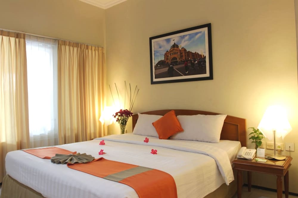 Hotel Catur 12/25