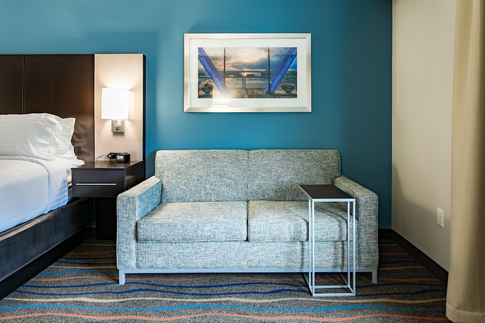 Holiday Inn Hotel & Suites CHATTANOOGA DOWNTOWN 48/65