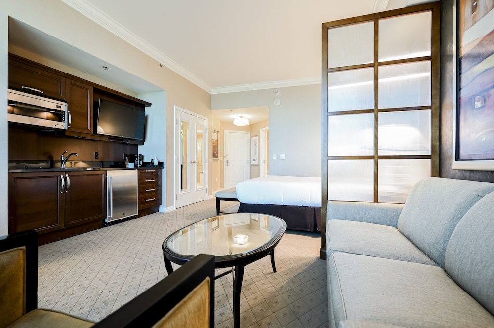 Stripviewsuites At Signature 51/73