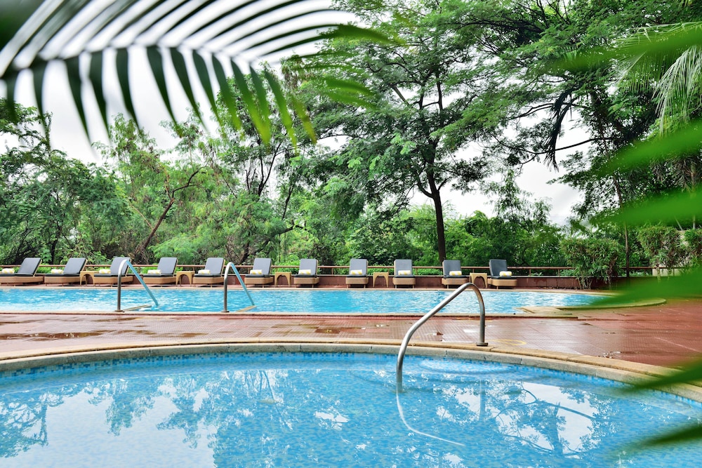 Marriott Executive Apartments Lakeside Chalet Mumbai 36/38