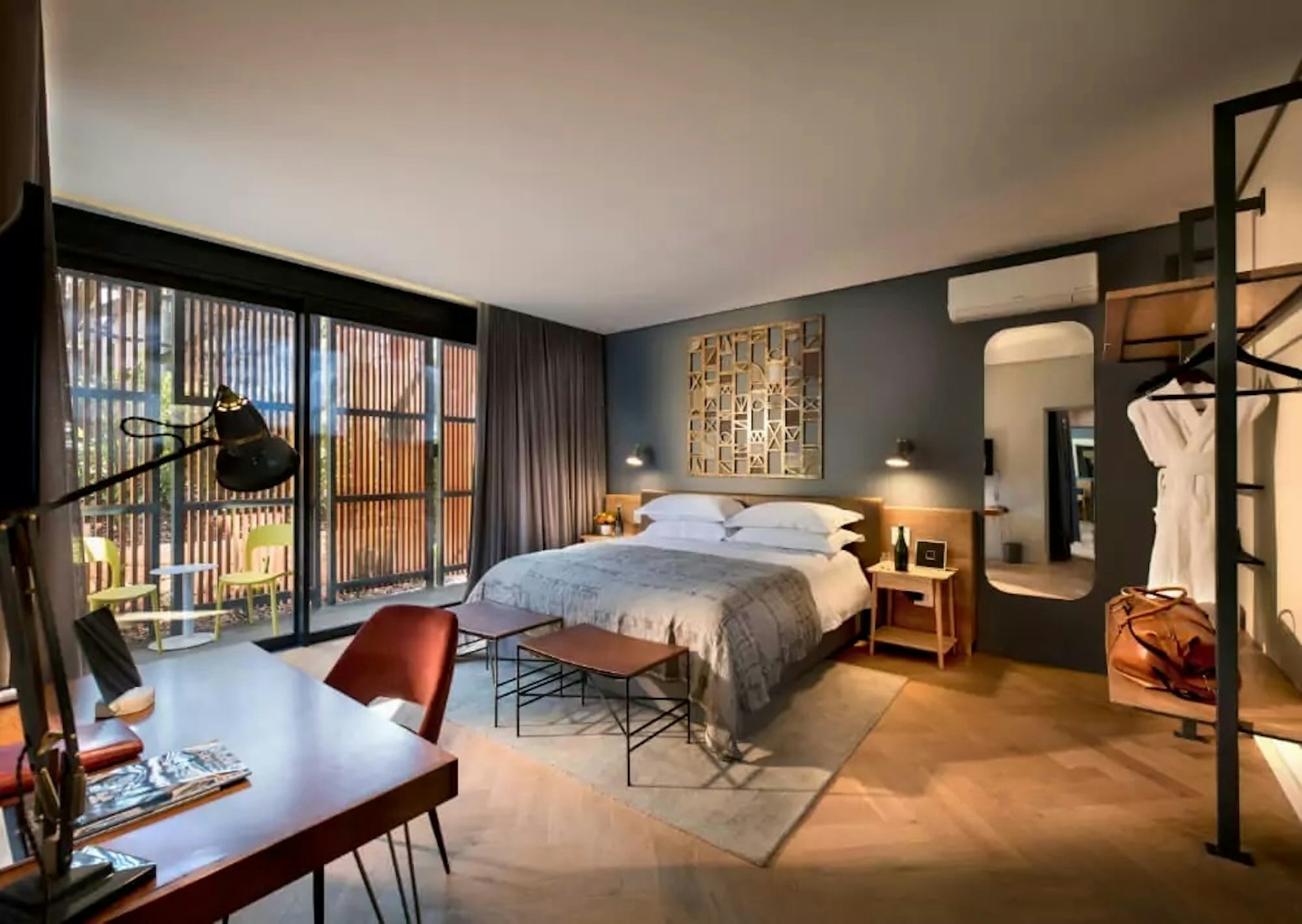 The Peech Hotel 12/56