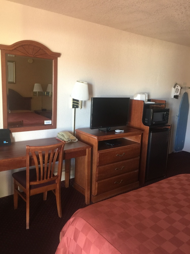 Travel Inn & Suite 27/37