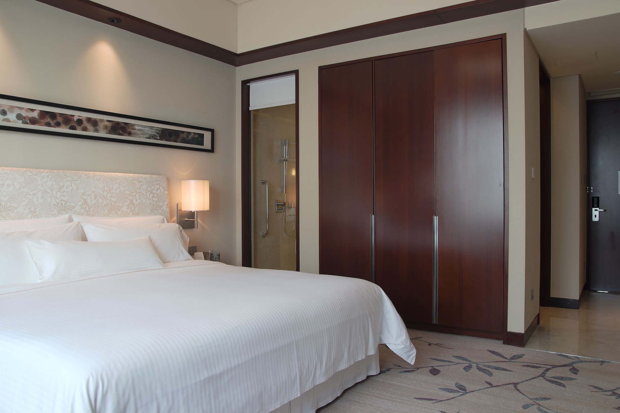 ROOM, KING BED