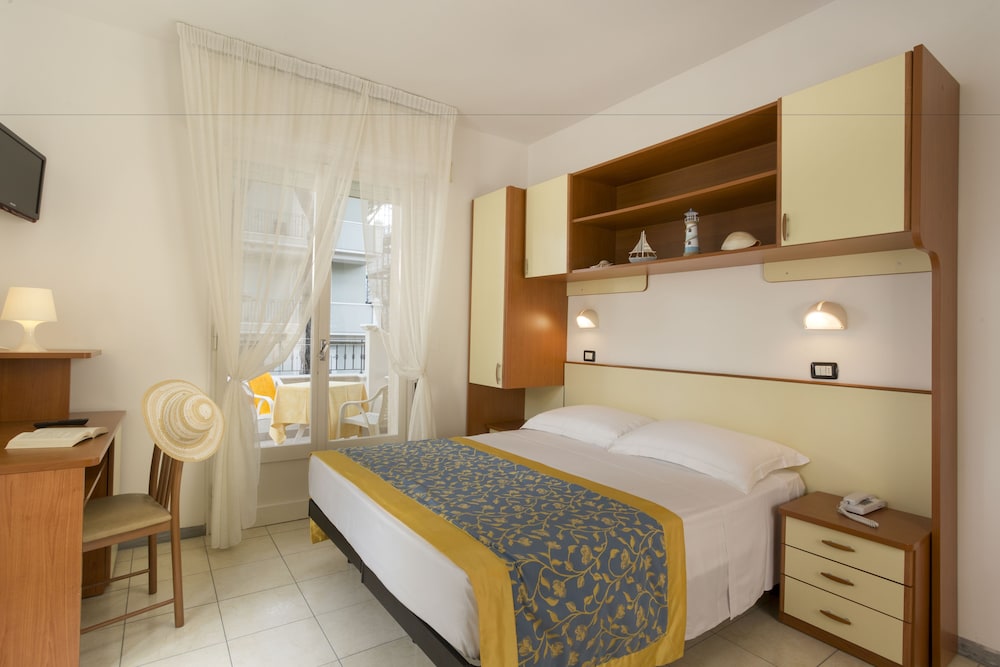 CLASSIC, DOUBLE BED, BALCONY