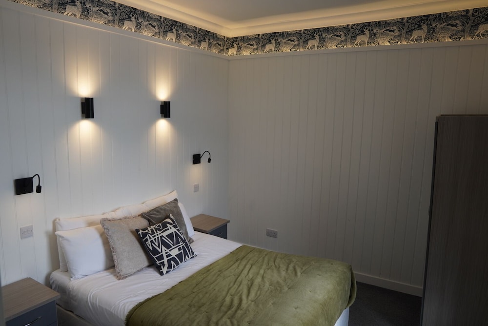 Lochnell Arms Hotel 8/35
