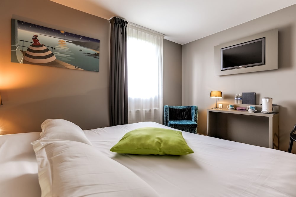Brit Hotel Binic 12/60