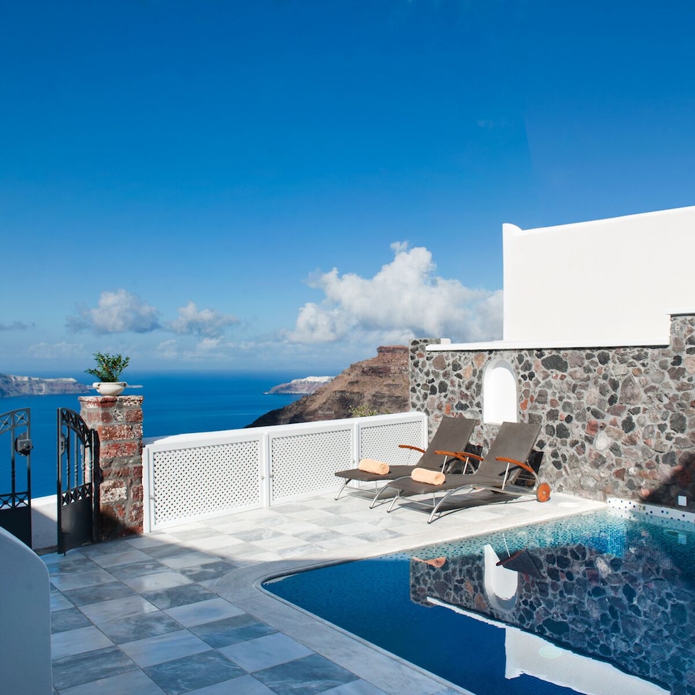 VALLAS APARTMENTS 45/50