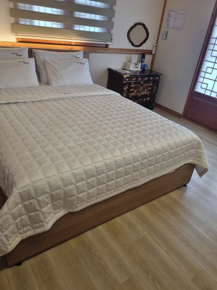 Wiyeonjae Hanok Stay 13/49