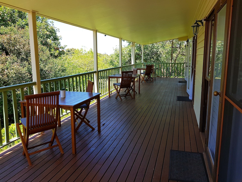Camelot Boutique Accommodations 26/54