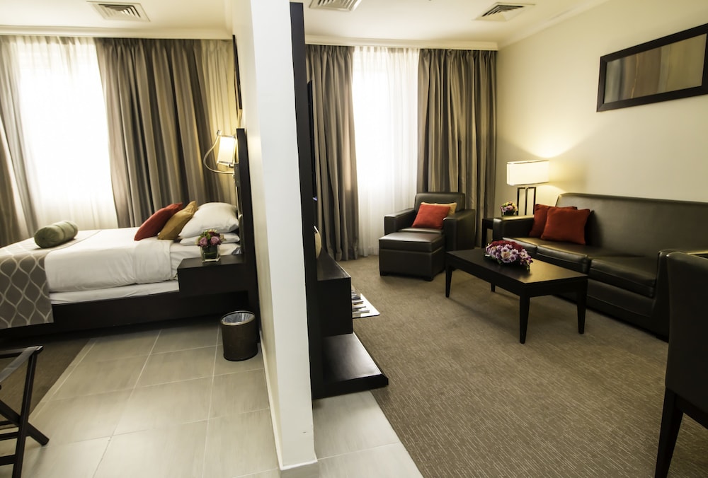 The Royal Riviera Hotel Doha 15/50