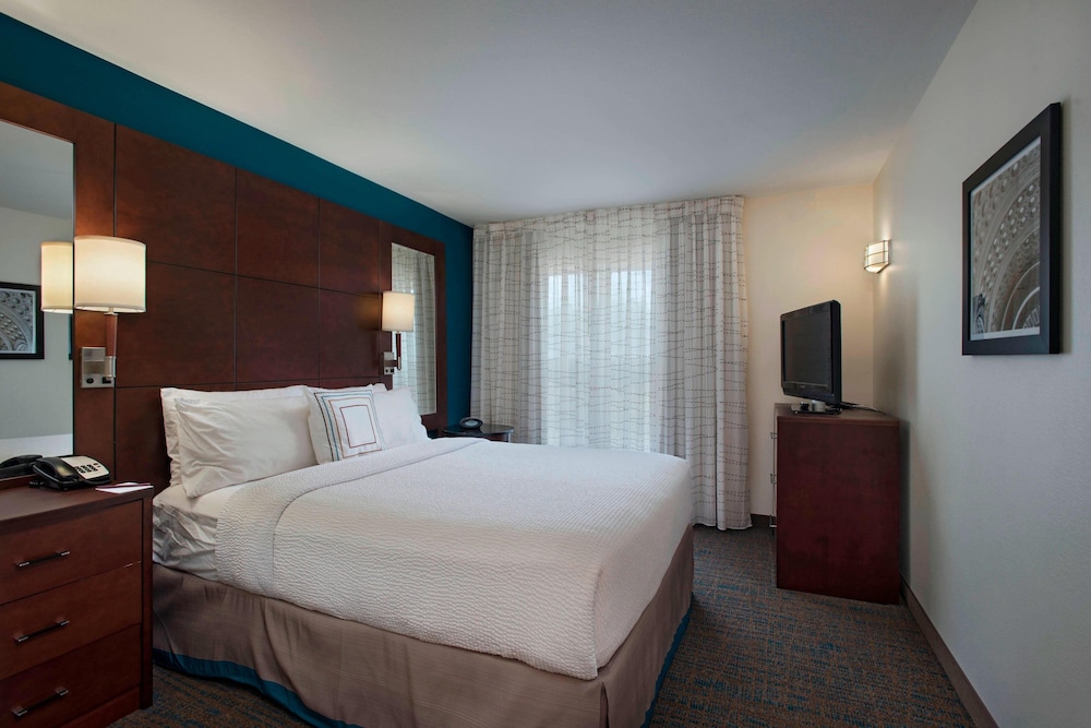 1 BEDROOM, SUITE, ACCESSIBLE