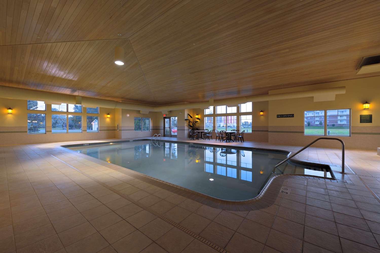 Country Inn and Suites by Radisson, Grand Forks, ND 7/15
