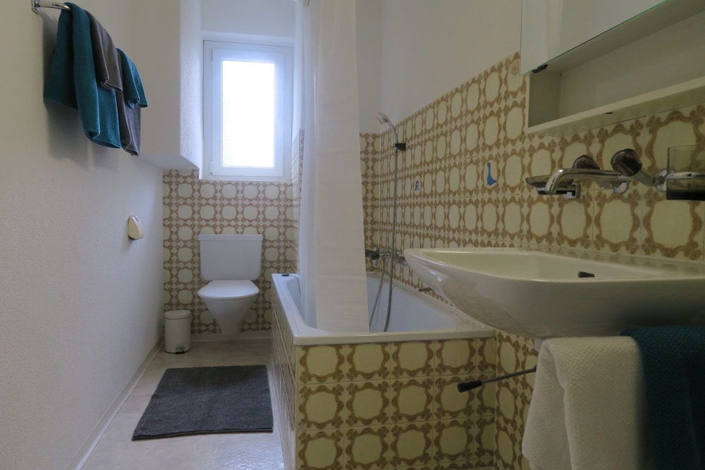 Newly Furnished Apartments In Zurich 49/50