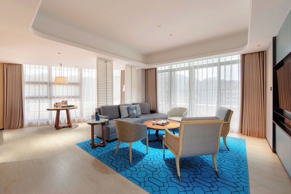 Wyndham Grand Plaza Royale Hot Springs Fenghuang 22/39
