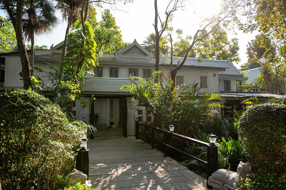 Zantiis Ndol Villas 60/66