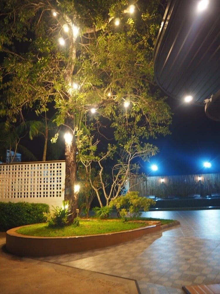 IP Plus Resort Chanthaburia - Halal Hotel 57/65