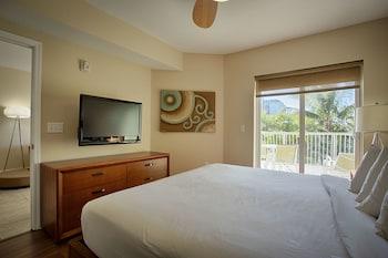 2 Bedrooms, Suite, Multiple Beds, Pool View, Accessible