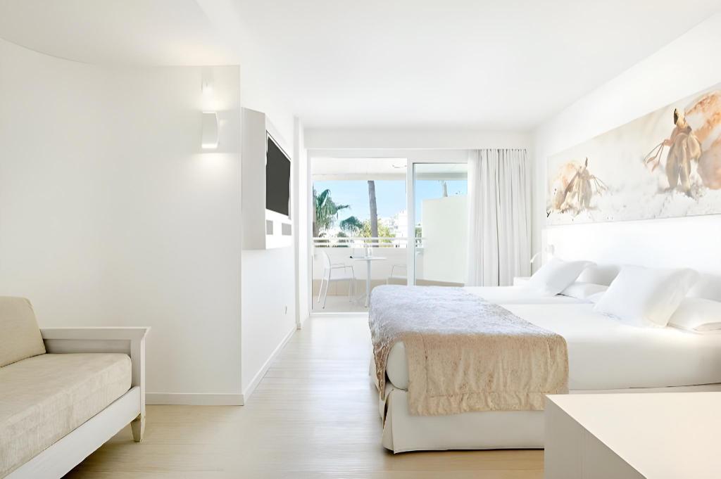 Room, Triple, Twin Beds