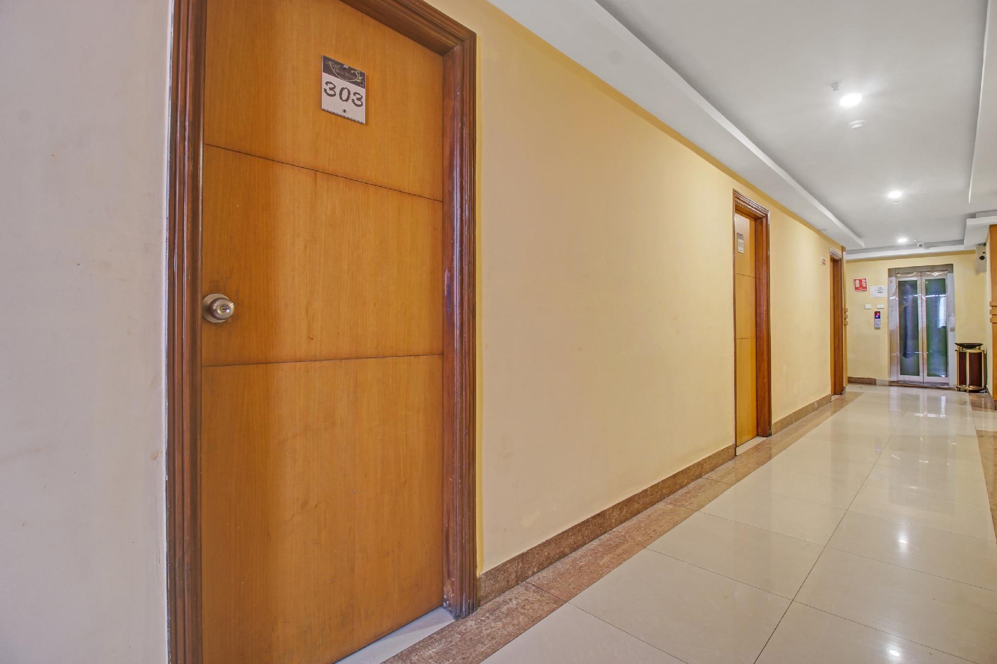 Collection O Hotel Regal Near ISKON TEMPLE , ABIDS 50/55