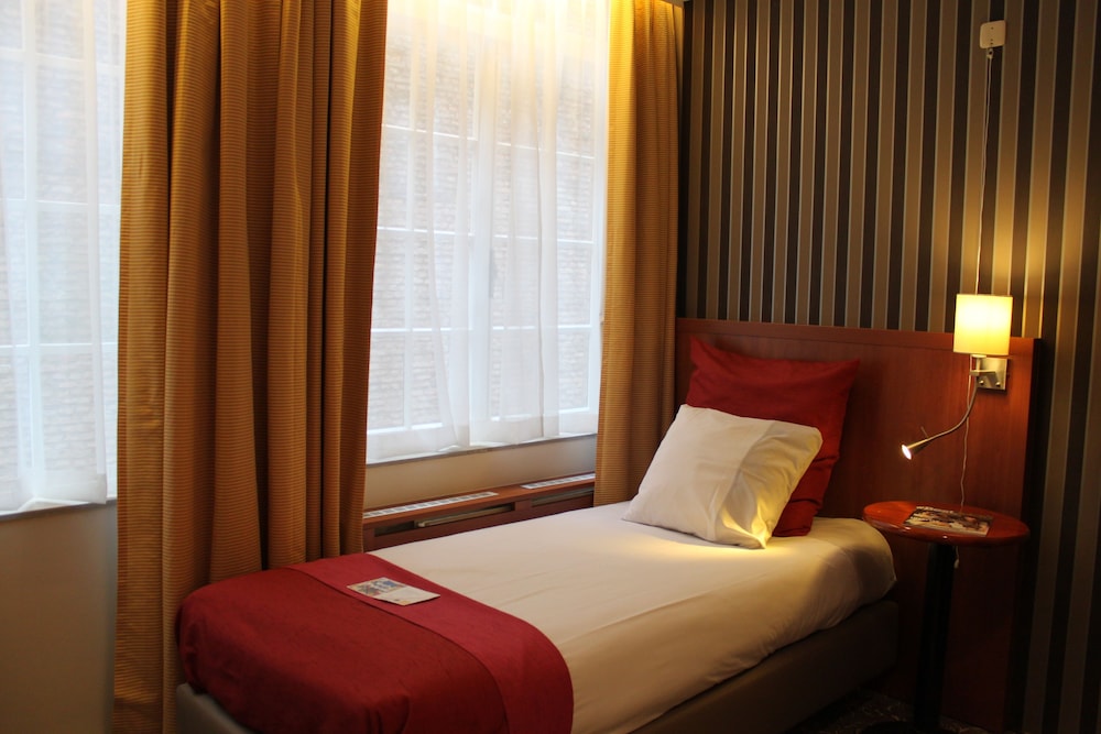 Grand Museum Hotel, BW Signature Collection 17/64
