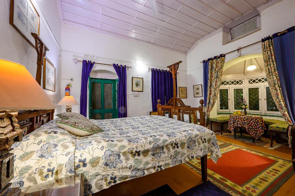 Heritage, Single Bed
