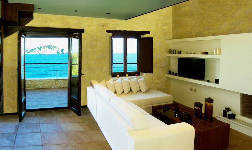 Exensian Villas & Suites 7/44