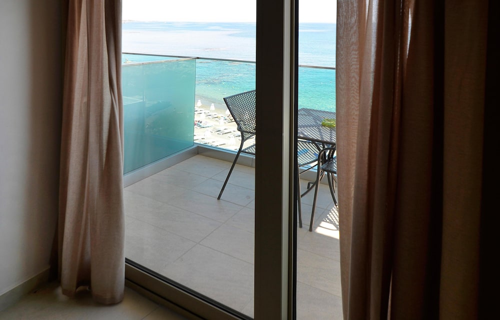 Golden Beach Hotel 19/49