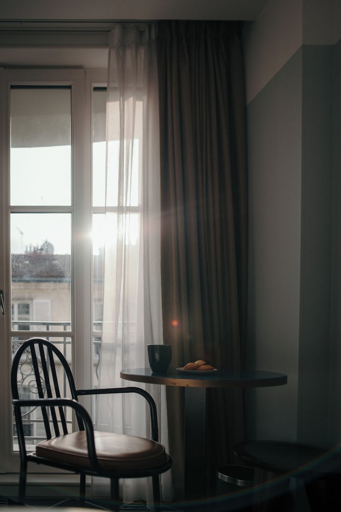 Hotel Eiffel Blomet 68/68