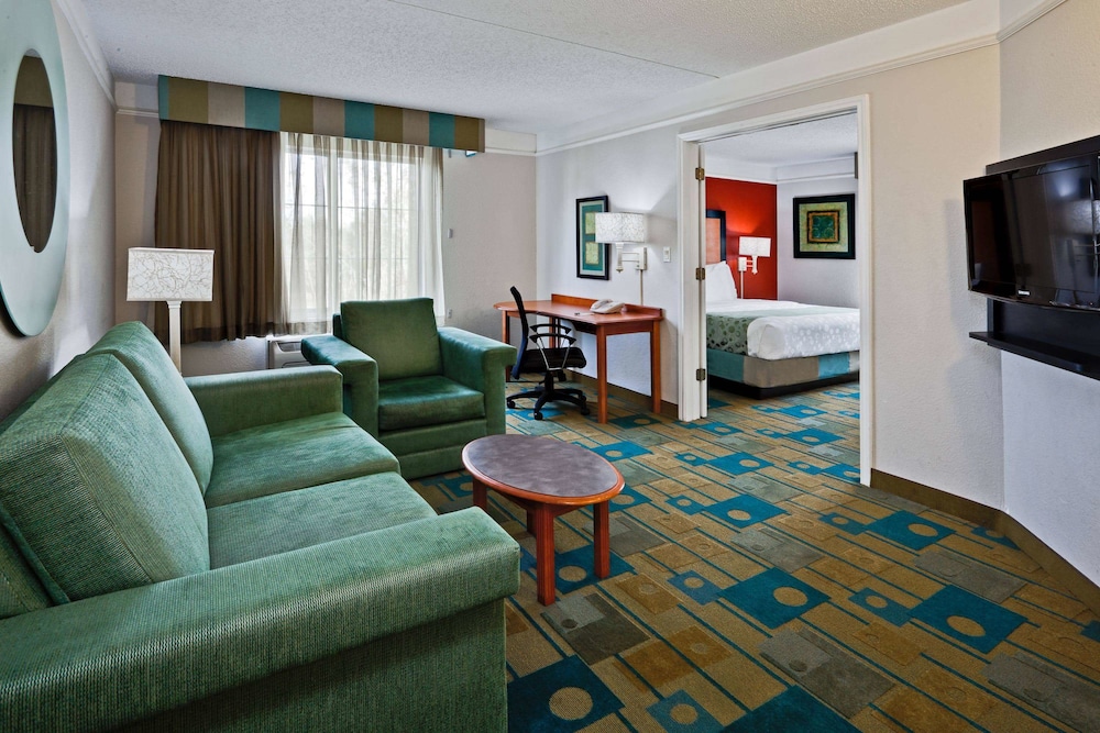 La Quinta Inn & Suites by Wyndham USF (Near Busch Gardens) 31/54